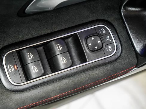 Used 2022 Mercedes-Benz CLA 250 image 33