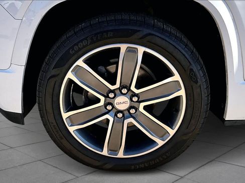 Used 2019 GMC Acadia Denali image 11