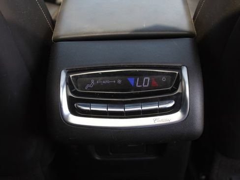 Used 2021 Cadillac XT6 Premium Luxury FWD image 19