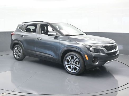 Used 2023 Kia Seltos S w/ Navigation Package image 8