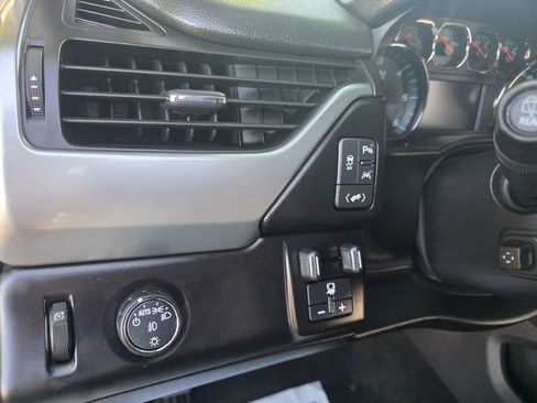 Used 2016 Chevrolet Tahoe LTZ RWD image 27
