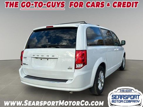 Used 2019 Dodge Grand Caravan SXT image 4