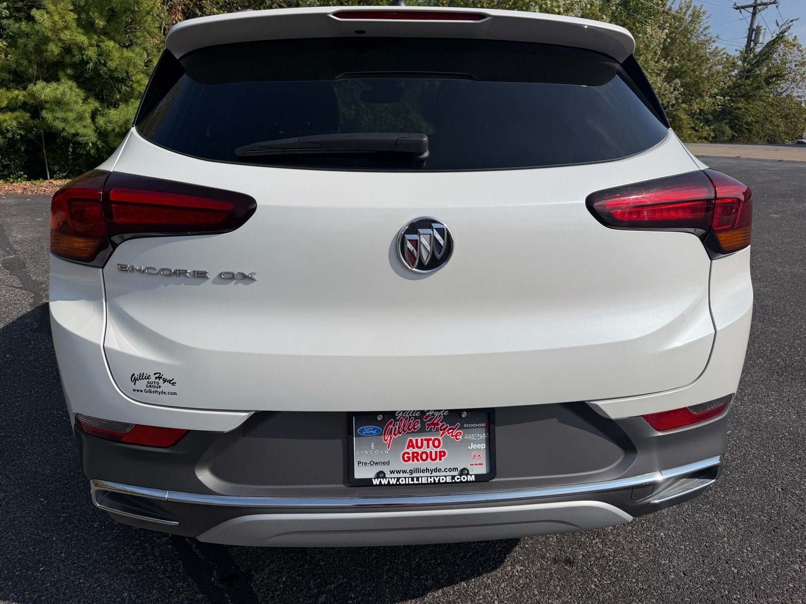 Used 2023 Buick Encore GX Essence w/ Experience Buick Package FWD image 12