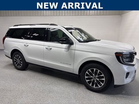 Used 2025 Ford Expedition Max Platinum AWD/4WD image 1