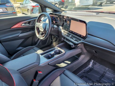 Used 2024 Chevrolet Equinox EV RS image 33