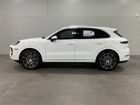 New 2026 Porsche Cayenne image 2
