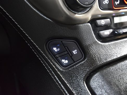 Used 2016 GMC Yukon Denali w/ Open Road Package image 39