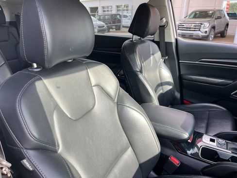 Used 2025 Kia Telluride S AWD/4WD image 31