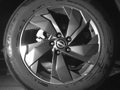 Used 2025 Nissan Rogue SV image 15