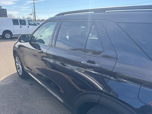 Certified 2023 Ford Explorer XLT w/ Equipment Group 202A image 18