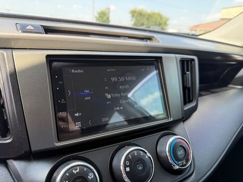 Used 2016 Toyota RAV4 LE FWD image 24