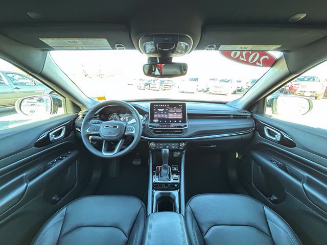 Used 2026 Jeep Compass Limited AWD/4WD image 12