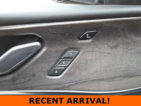 Used 2023 Jeep Grand Cherokee Overland w/ Luxury Tech Group IV image 24