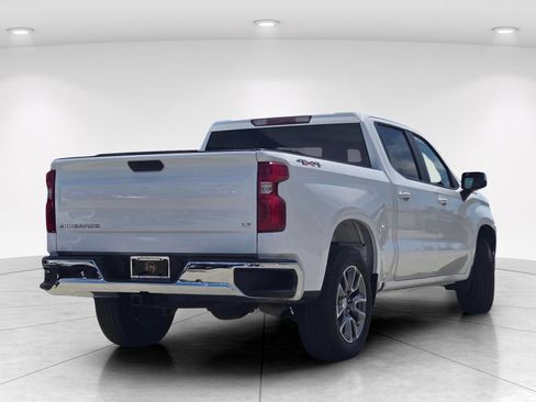 Used 2021 Chevrolet Silverado 1500 LT AWD/4WD image 3
