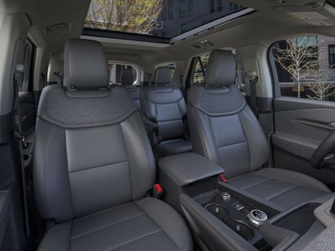 New 2026 Ford Explorer Active w/ Active Comfort Package image 10