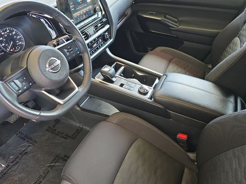 Used 2025 Nissan Pathfinder SV AWD/4WD image 10