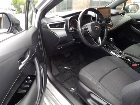 Used 2021 Toyota Corolla SE w/ SE Preferred Package FWD image 9