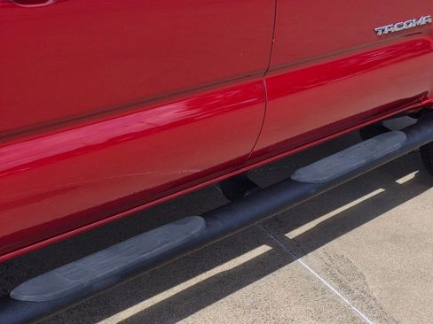 Used 2017 Toyota Tacoma SR5 w/ Tow Package RWD image 8