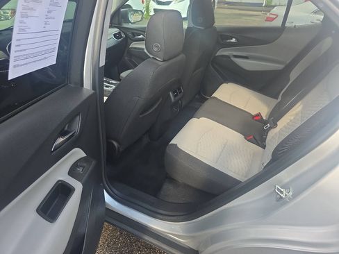 Used 2020 Chevrolet Equinox LS w/ LS Convenience Package FWD image 10