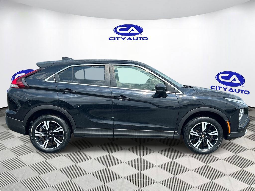 Used 2024 Mitsubishi Eclipse Cross SE AWD/4WD image 2