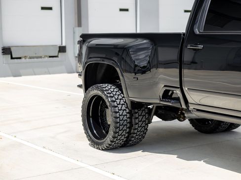 Used 2026 Chevrolet Silverado 3500 High Country w/ High Country Premium Package AWD/4WD image 13