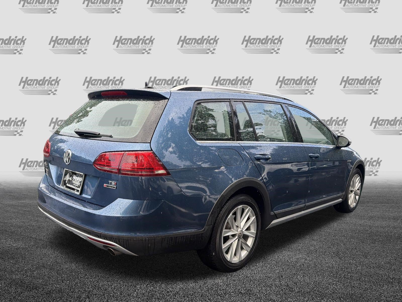 Used 2017 Volkswagen Golf Alltrack AWD/4WD image 10