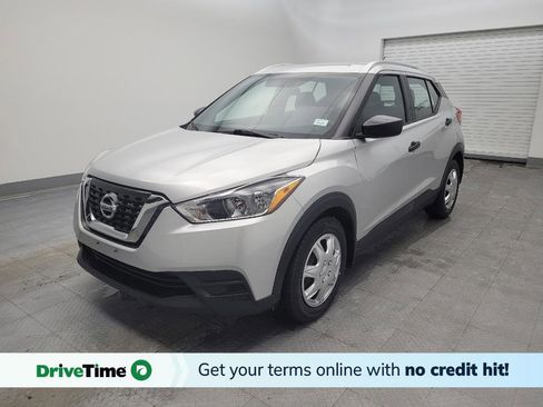 Used 2018 Nissan Kicks S image 1