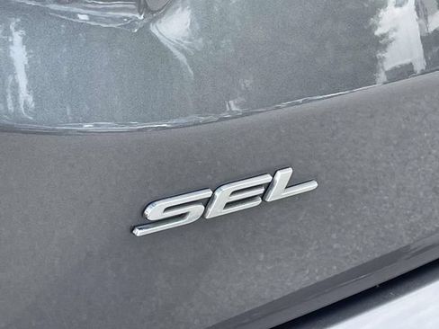 Certified 2024 Ford Edge SEL w/ Convenience Package AWD/4WD image 10
