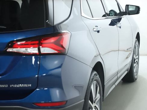 Used 2022 Chevrolet Equinox Premier AWD/4WD image 46