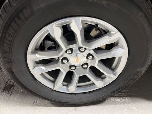 Used 2025 Chevrolet Tahoe LT image 40