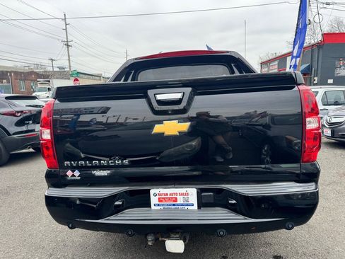 Used 2013 Chevrolet Avalanche LTZ image 5