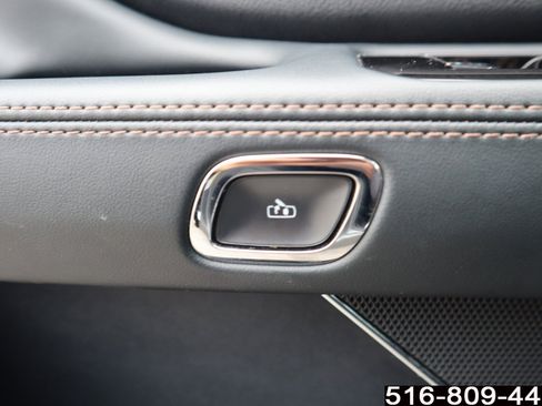 Used 2025 Lincoln Aviator AWD image 23