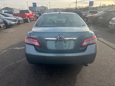 Used 2011 Toyota Camry image 6