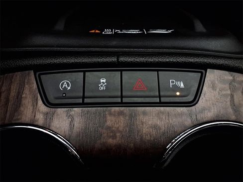 Used 2022 GMC Acadia Denali w/ Denali Ultimate Package image 22