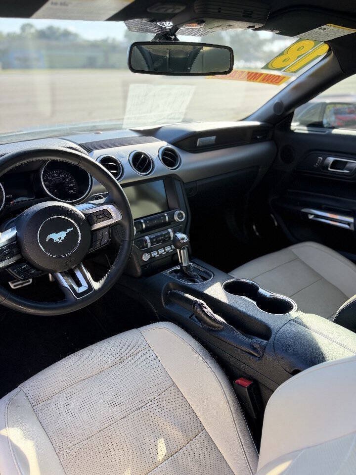 Used 2018 Ford Mustang Premium RWD image 15