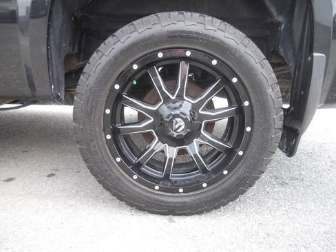 Used 2010 GMC Sierra 1500 SLE w/ (PDW) Pro Sport Package AWD/4WD image 12