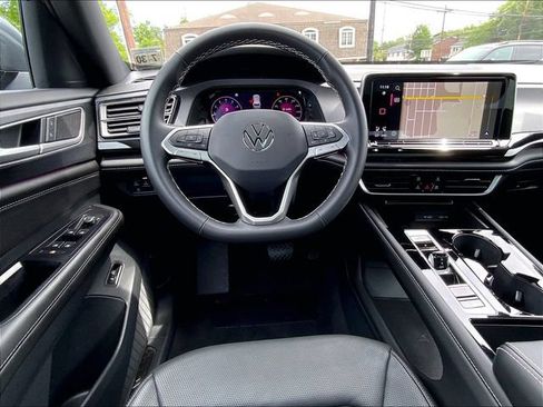 Certified 2025 Volkswagen Atlas Cross Sport SEL AWD/4WD image 11