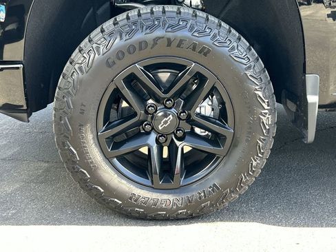 Used 2026 Chevrolet Silverado 1500 Custom Trail Boss w/ LPO, Dark Essentials Package AWD/4WD image 31