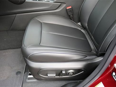 New 2025 Jeep Grand Cherokee Limited image 13