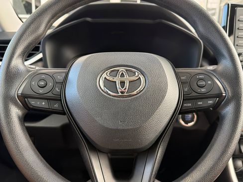 Used 2022 Toyota RAV4 XLE FWD image 29