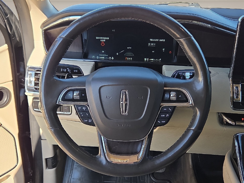 Used 2018 Lincoln Navigator Select w/ Technology Package RWD image 13
