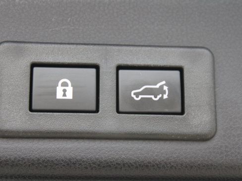 Certified 2022 Subaru Ascent Limited w/ Technology Package image 34