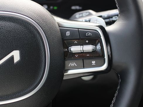 Certified 2025 Kia Sorento SX Prestige image 22