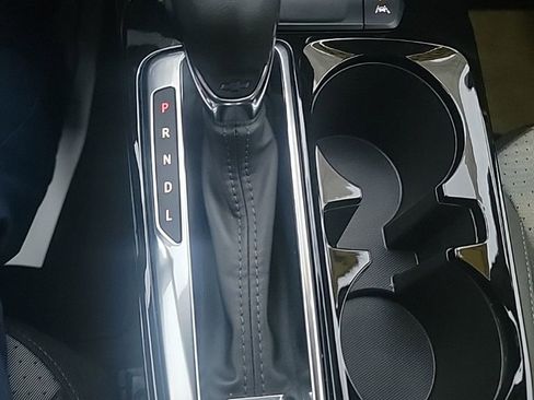 Used 2024 Chevrolet Trax LT w/ LT Convenience Package image 43