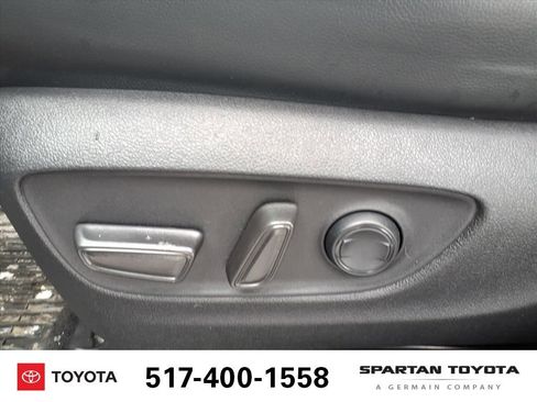 Used 2023 Toyota Highlander XLE image 16