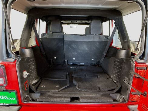 Used 2017 Jeep Wrangler Unlimited Sahara w/ Dual Top Group image 33