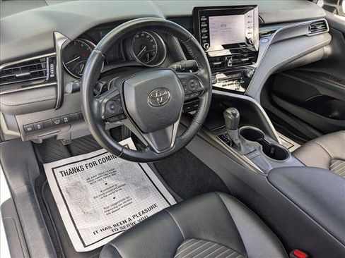 Used 2022 Toyota Camry SE image 10