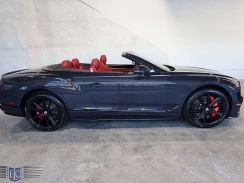 Used 2022 Bentley Continental GT V8 image 2