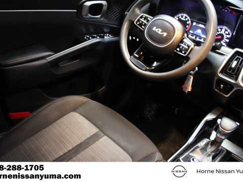 Used 2022 Kia Sorento LX FWD image 9