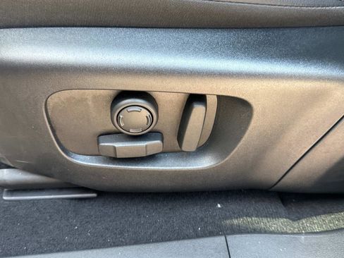 Certified 2025 Land Rover Range Rover Evoque S image 19